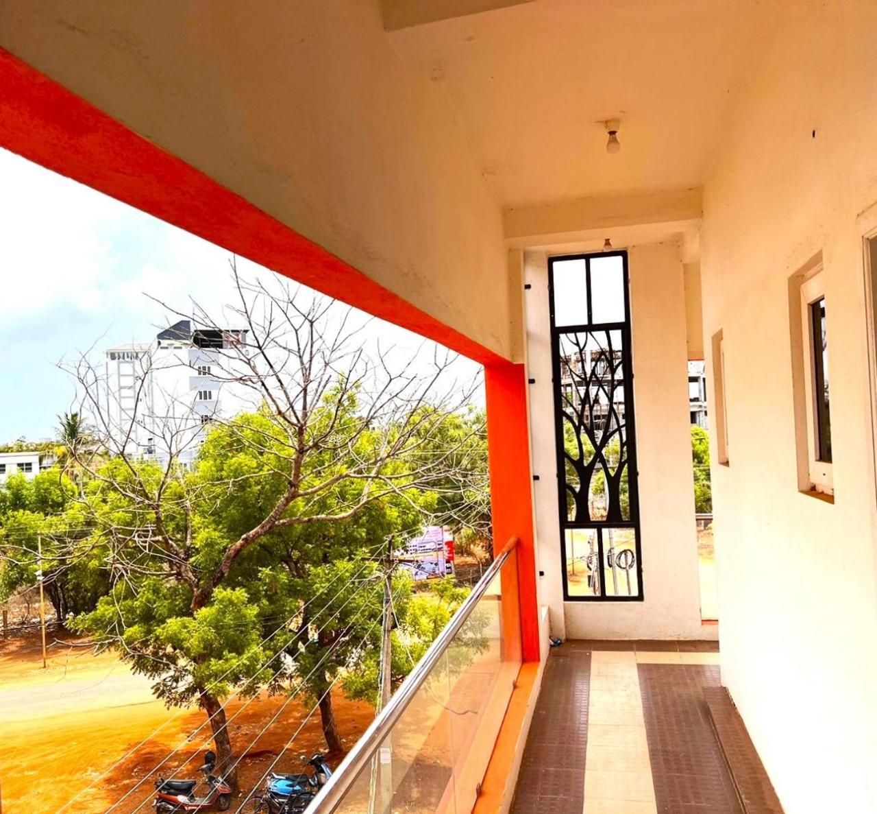 Asshappystayinn Hotel Tiruchirappalli Buitenkant foto